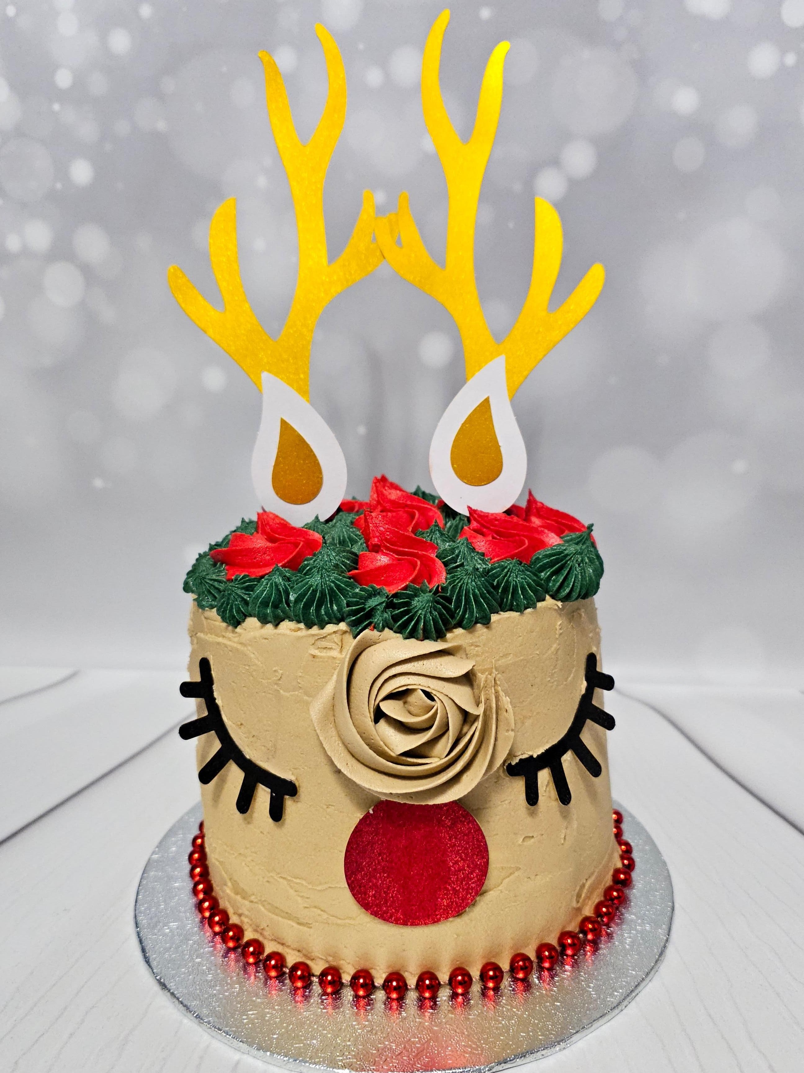 Big cake decorated as a reindeer